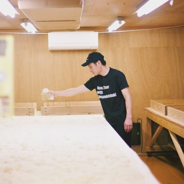 第二章　白い花が咲く蔵の中で